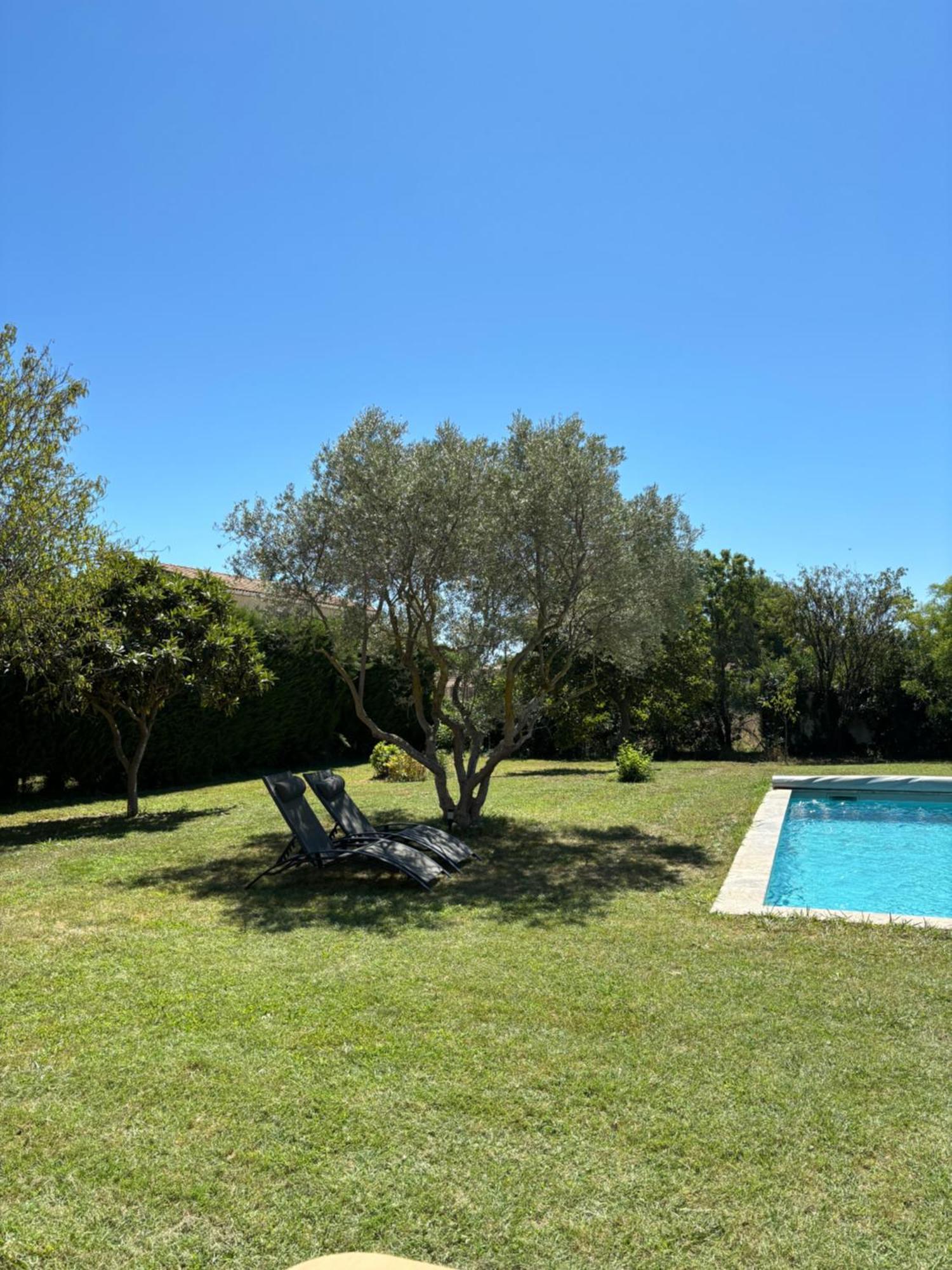 Studio En Provence Avec Piscine La Barben エクステリア 写真
